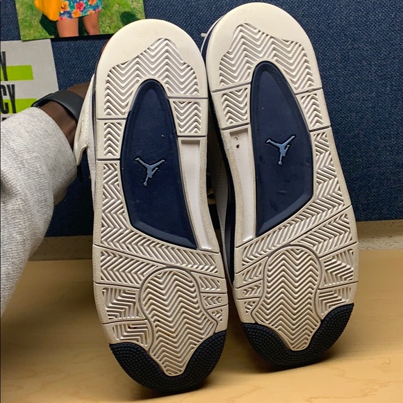 Jordan 4 Columbia - Picture 6 of 8